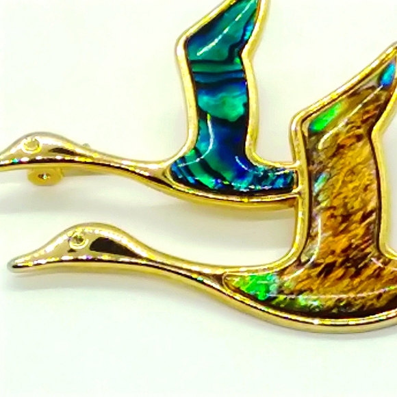 Vintage Duck Brooch with Abalone Shell - Picture 2 of 7